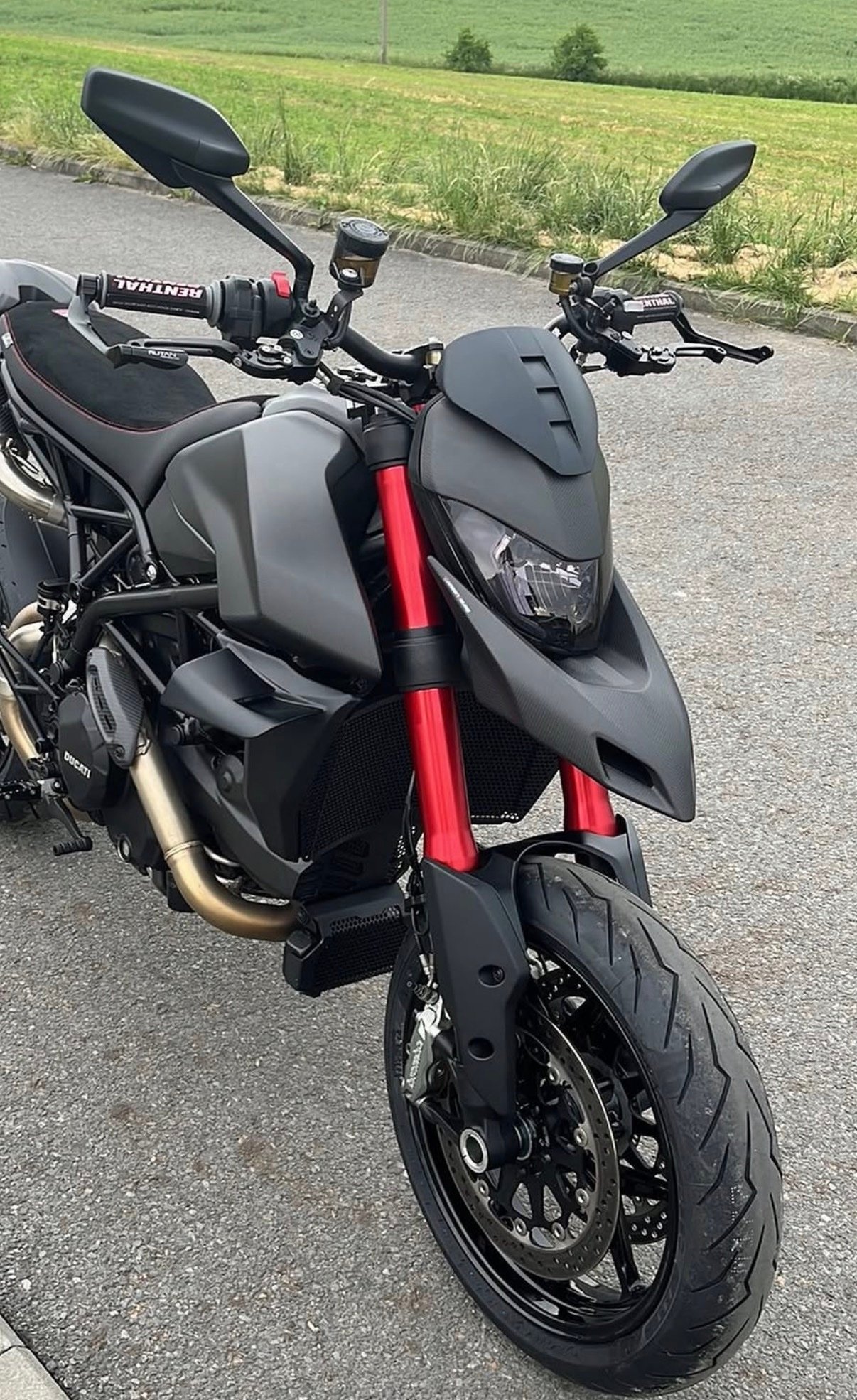 Aerodynamic Windscreen Kit for Ducati Hypermotard 950 - STANDARD WINDSHIELD - Image 3