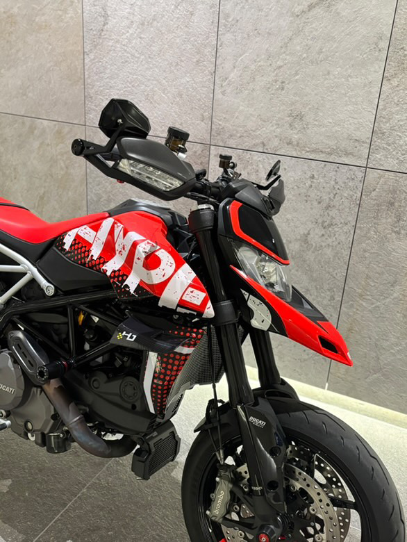 Sticker Set + Aerodynamic Winglet Kit for Ducati Hypermotard 950 - Model V4 FLAPS (RVE version) - Image 3