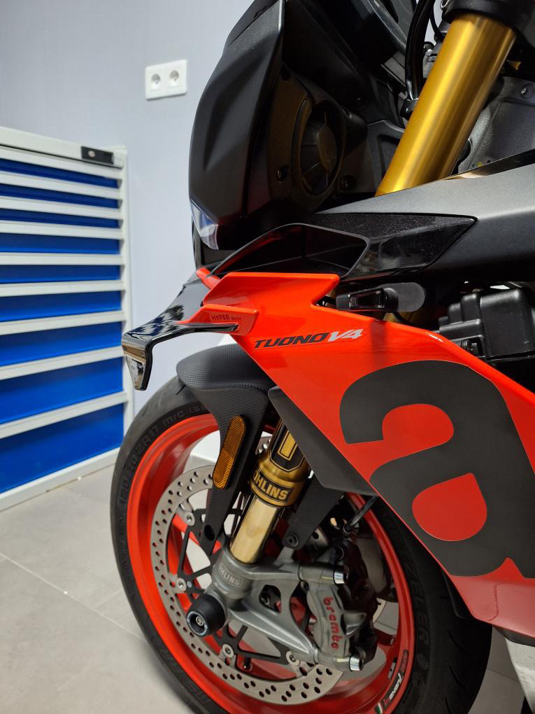 Aerodynamic Winglet Kit for Aprilia Tuono V4 - FRONT FLAPS - Image 2