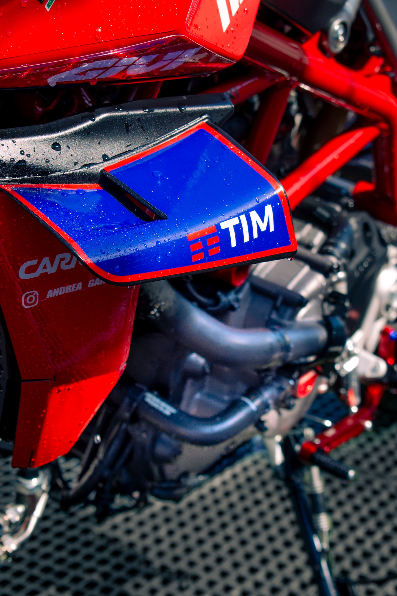 Aerodynamic Winglet Kit for Ducati Hypermotard 950 - Model V4 FLAPS - Image 6