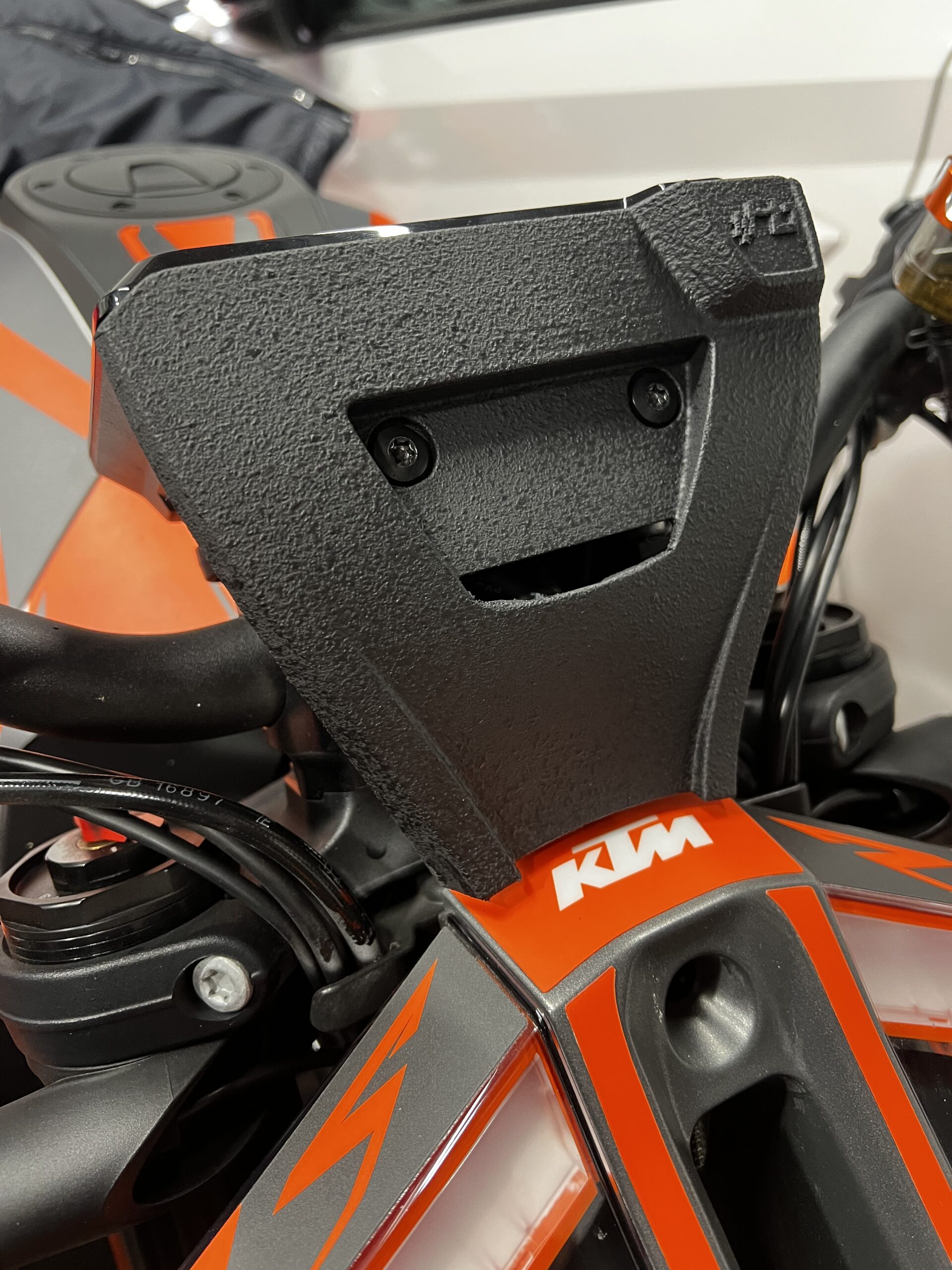 Aerodynamic Windscreen Kit for KTM Superduke 1290 - WINDSHIELD - Image 3