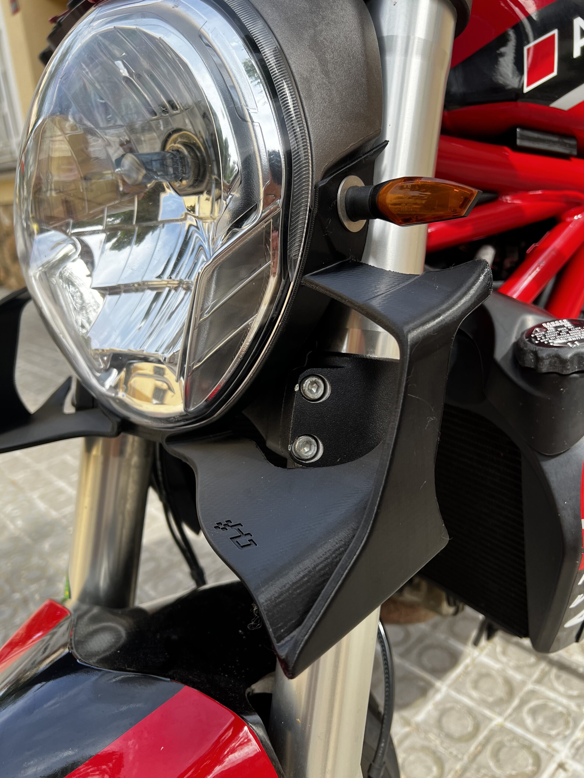 Aerodynamic Winglet Kit for Ducati Monster 821/1200 - Model FRONT LIP - Image 3