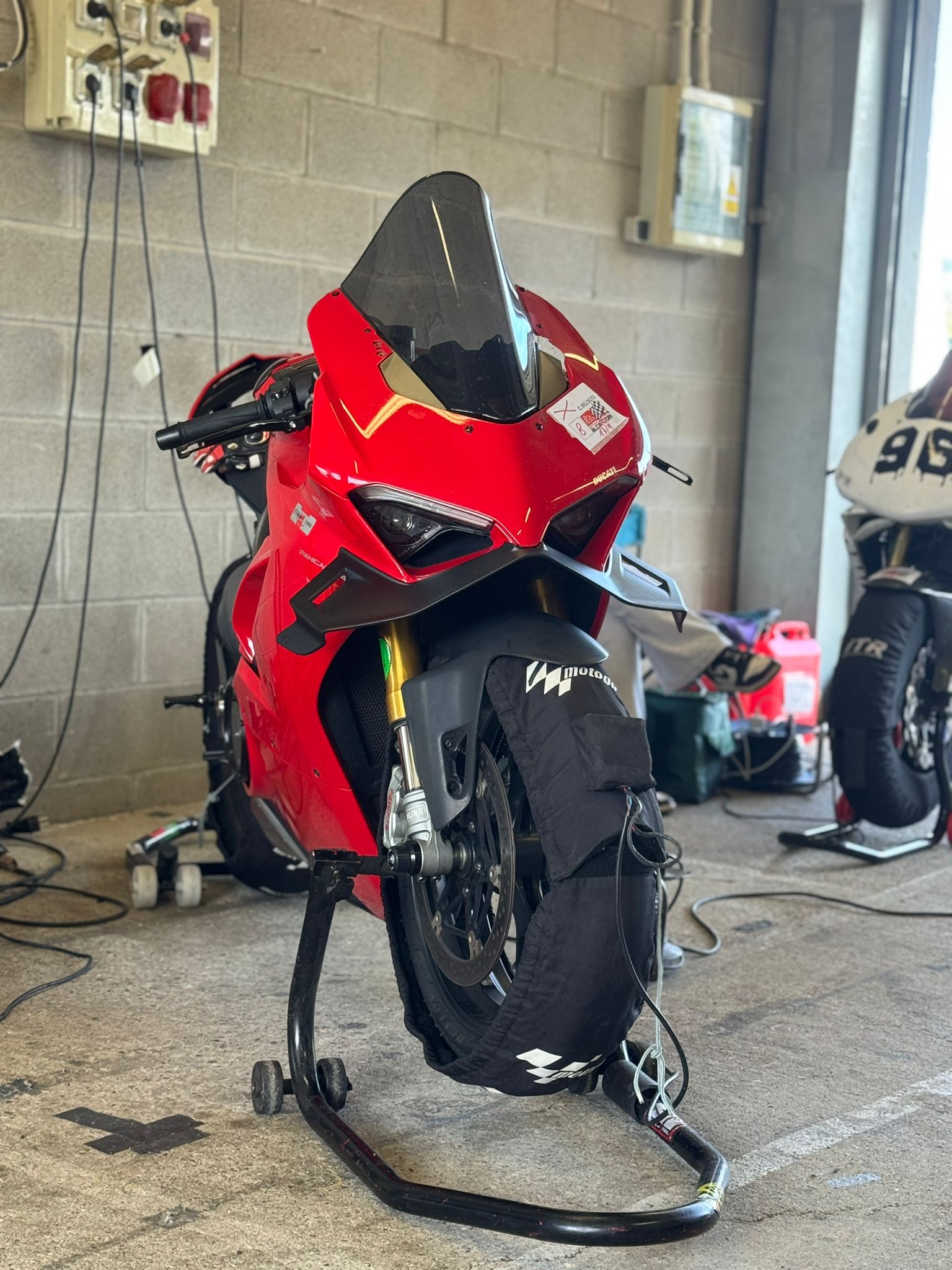 Aerodynamic front Winglet Kit for Ducati Panigale V4 - Model GP FLAPS - Image 4